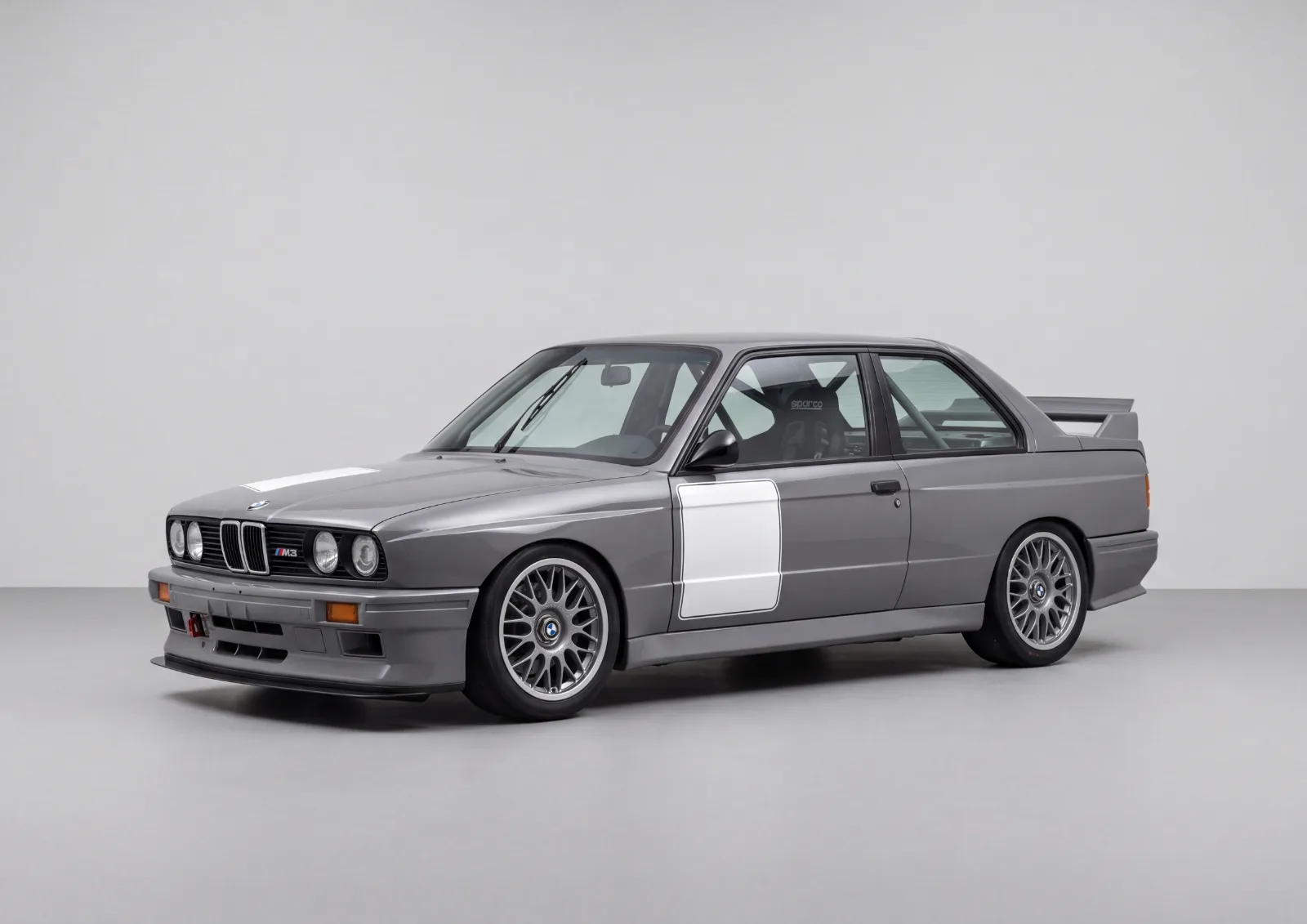 BMW M3 E30 DTM (1992 Evolution III) in Mid grey · Gloss, Carbonography print