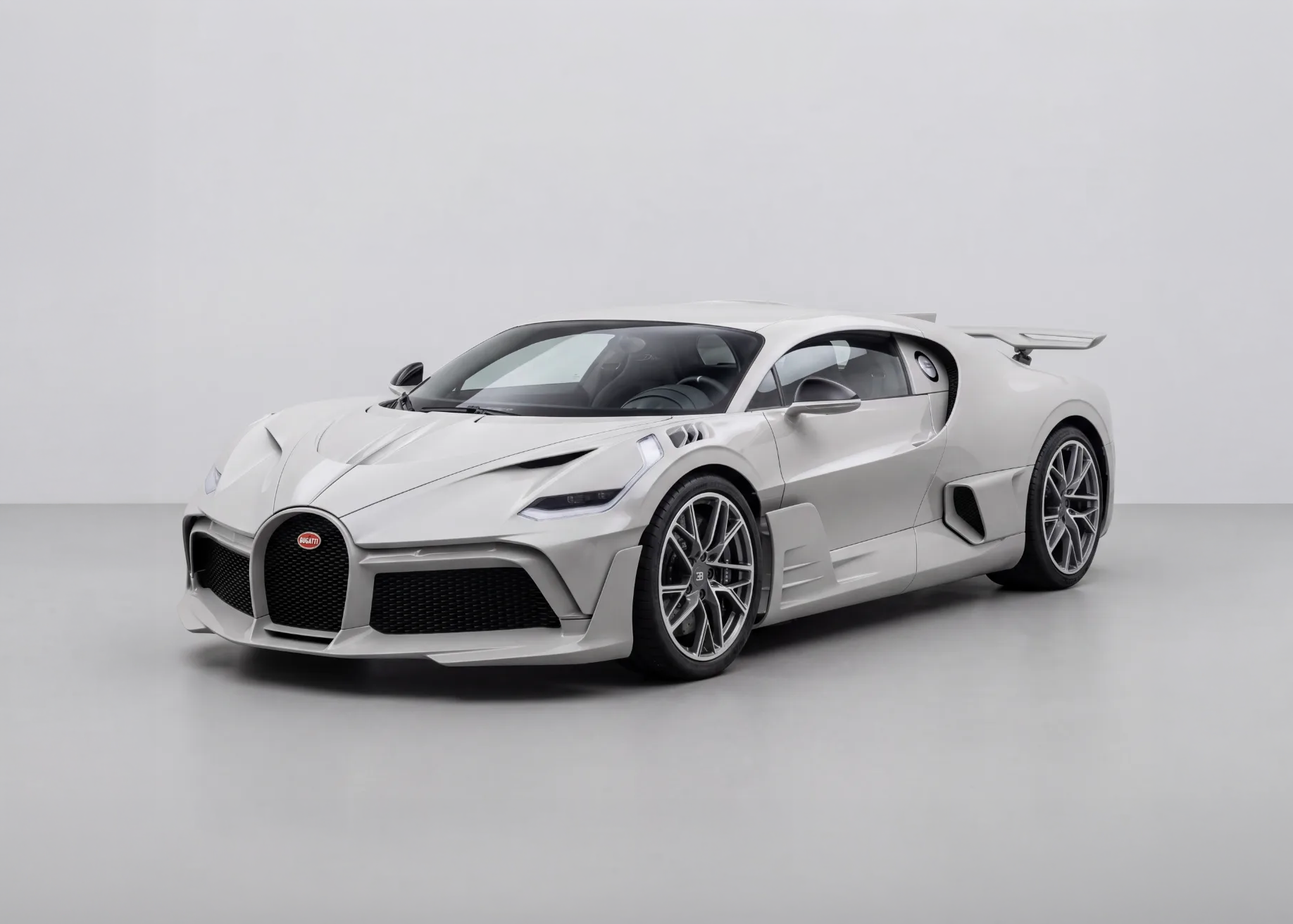 Bugatti Divo (2020) in Off-white · Gloss, Carbonography print
