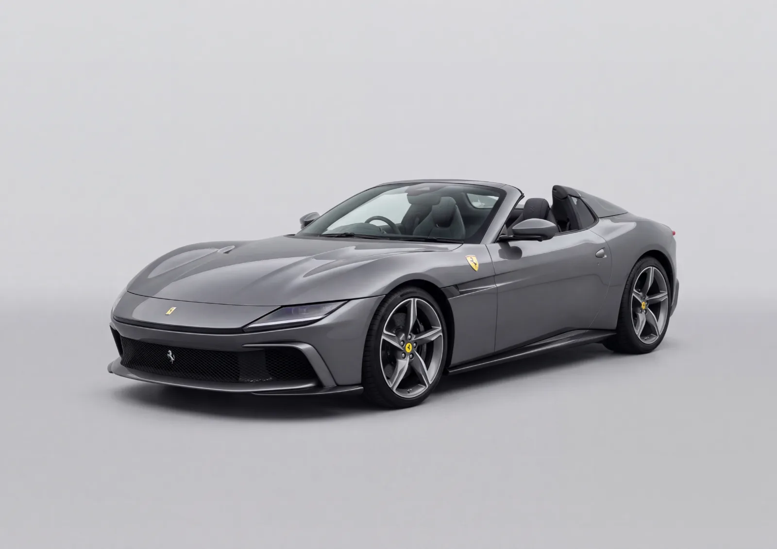 2025 Ferrari 12Cilindri Spider in Mid grey · Gloss, Carbonography print