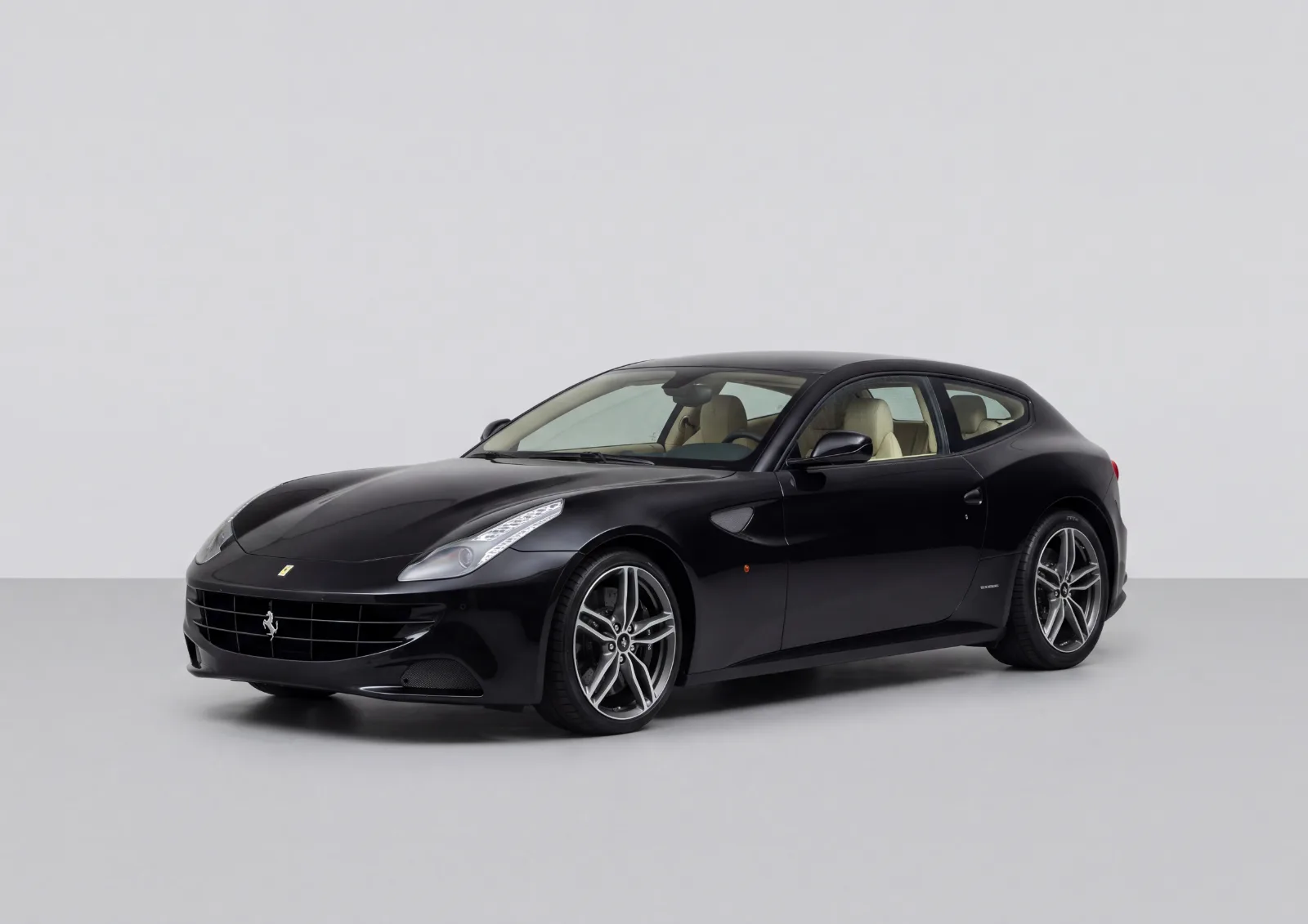 Ferrari FF (2011) in Black · Gloss, Carbonography print