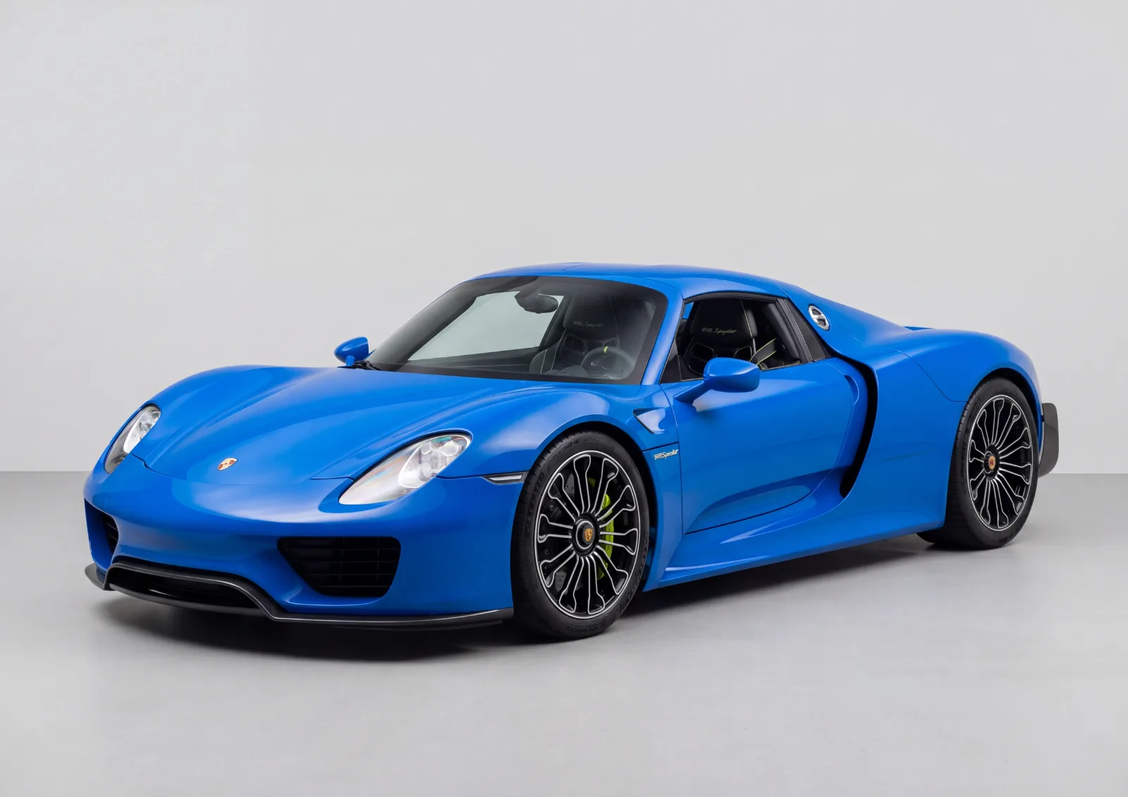 Porsche 918 Spyder (2015) in Vivid blue · Gloss, Carbonography print